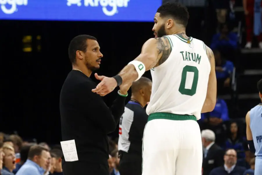 Boston Celtics: Joe Mazzulla shrugs off Magic’s bruising tactics: “No one’s been arrested” 2 Boston Celtics head coach Joe Mazzulla talks with Boston Celtics forward Jayson Tatum (0) during the fourth quarter against the Memphis Grizzlies at FedExForum.